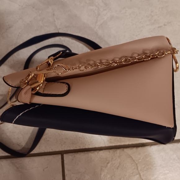 Purse - Picture 4 of 10